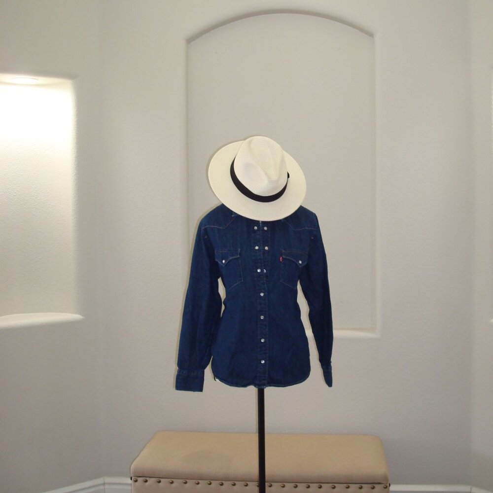 LEVIS DENIM LONG SLEEVE SHIRT